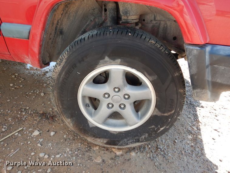 image for item DC2040 1999 Jeep Cherokee Sport  passenger vehicle