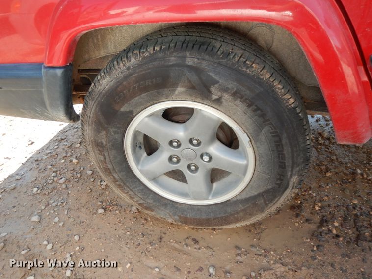 image for item DC2040 1999 Jeep Cherokee Sport  passenger vehicle