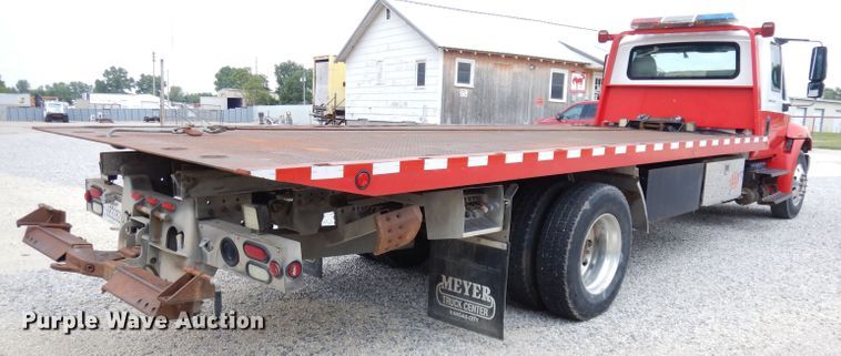 image for item DG0733 2005 International 4300  rollback truck