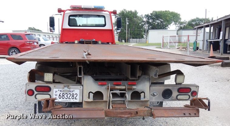 image for item DG0733 2005 International 4300  rollback truck