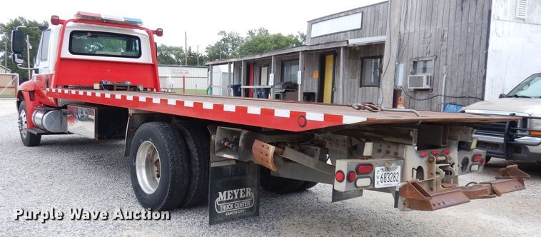 image for item DG0733 2005 International 4300  rollback truck