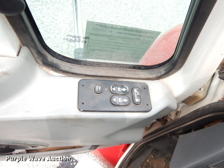 image for item DG0733 2005 International 4300  rollback truck