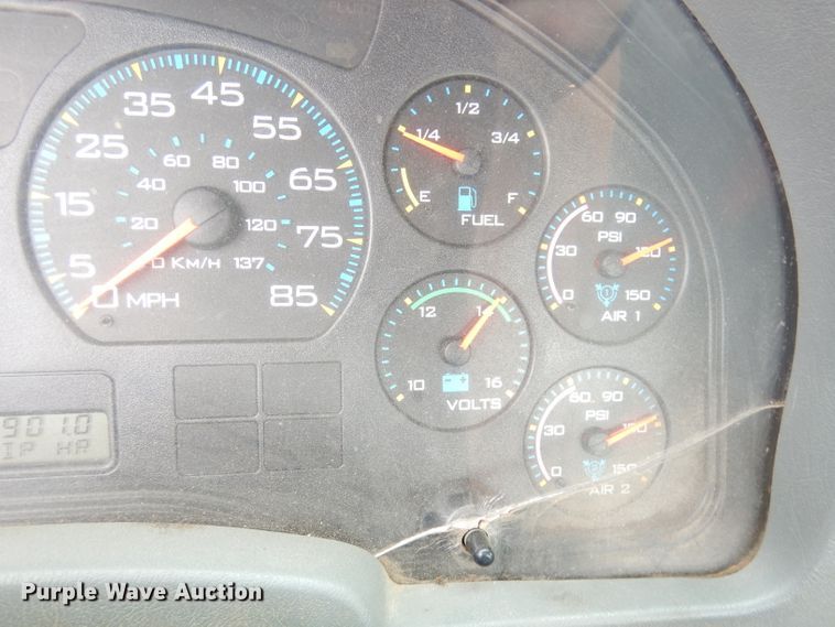 image for item DG0733 2005 International 4300  rollback truck