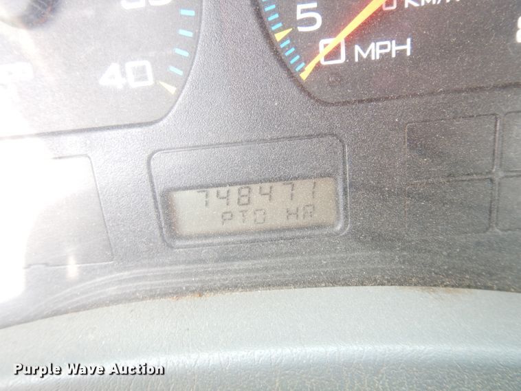 image for item DG0733 2005 International 4300  rollback truck