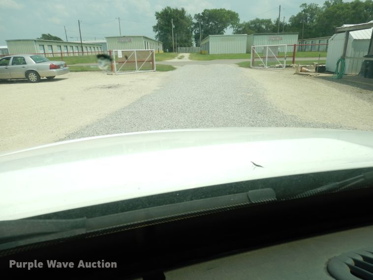 image for item DG0733 2005 International 4300  rollback truck