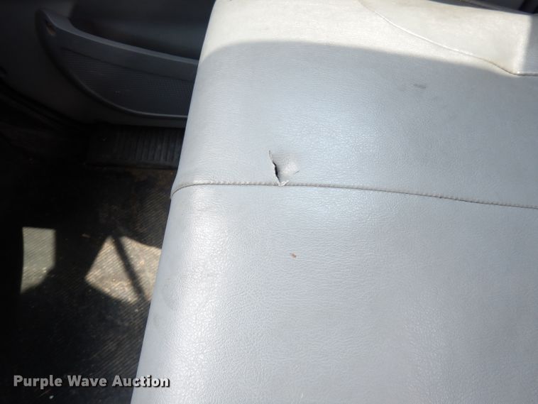 image for item DG0733 2005 International 4300  rollback truck