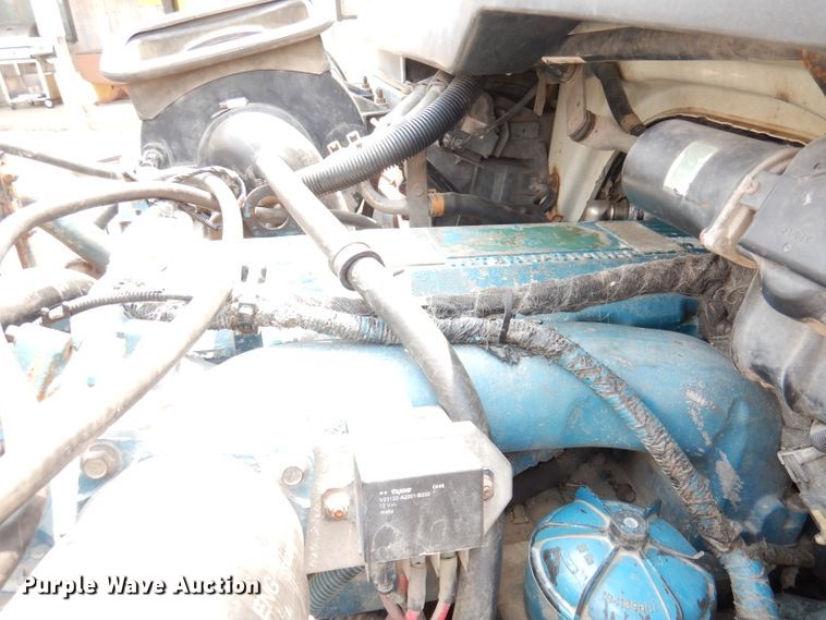 image for item DG0733 2005 International 4300  rollback truck