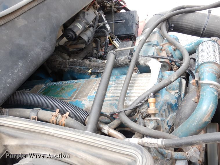 image for item DG0733 2005 International 4300  rollback truck