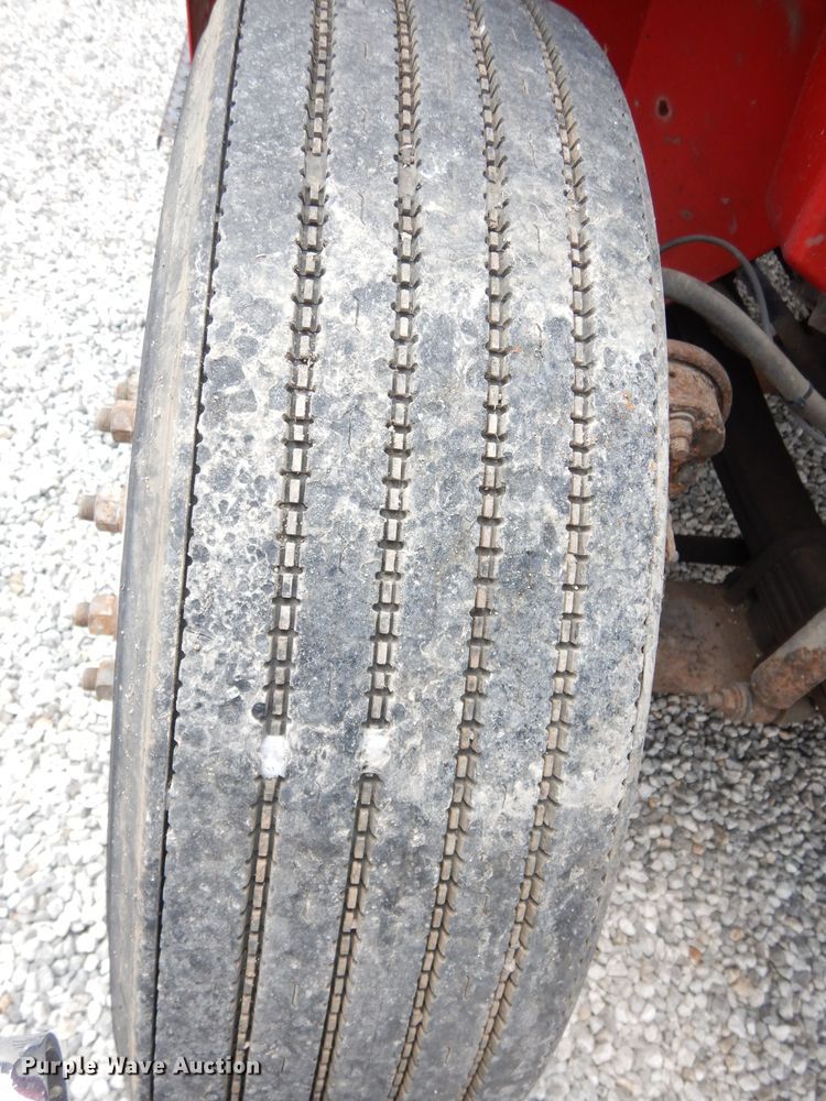 image for item DG0733 2005 International 4300  rollback truck