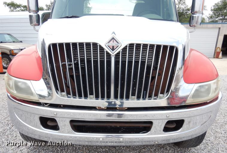 image for item DG0733 2005 International 4300  rollback truck