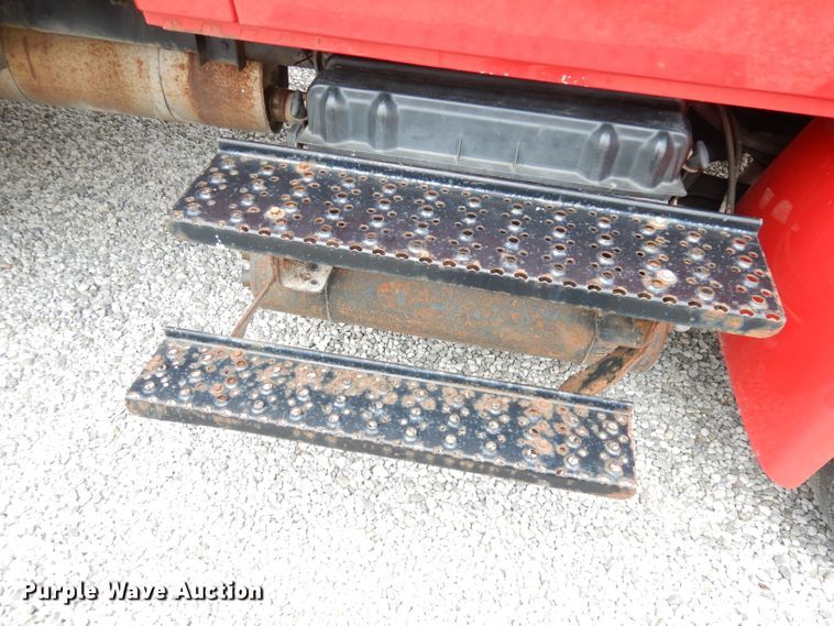 image for item DG0733 2005 International 4300  rollback truck