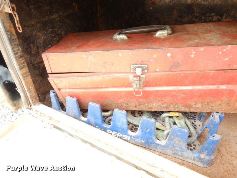 image for item DG0733 2005 International 4300  rollback truck