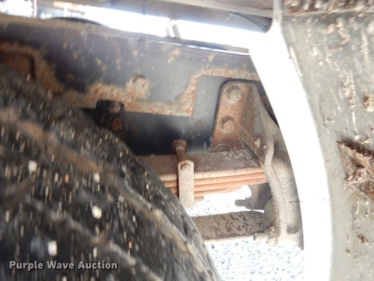 image for item DG0733 2005 International 4300  rollback truck