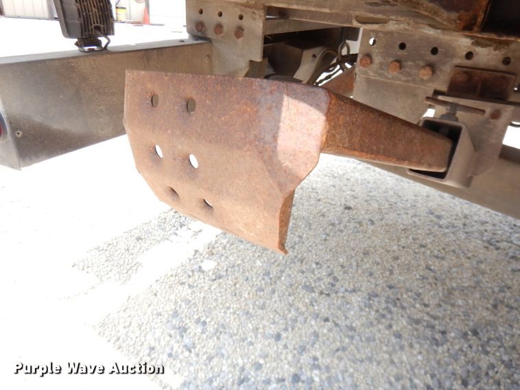 image for item DG0733 2005 International 4300  rollback truck