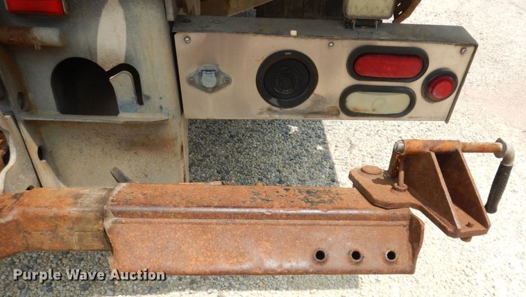 image for item DG0733 2005 International 4300  rollback truck