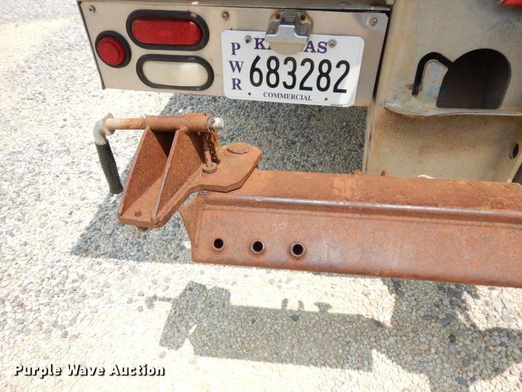 image for item DG0733 2005 International 4300  rollback truck