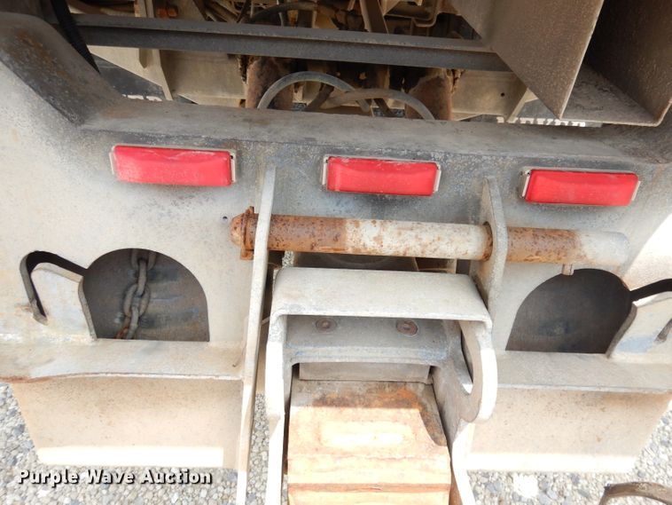 image for item DG0733 2005 International 4300  rollback truck