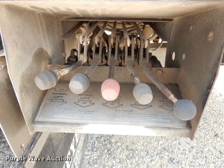 image for item DG0733 2005 International 4300  rollback truck