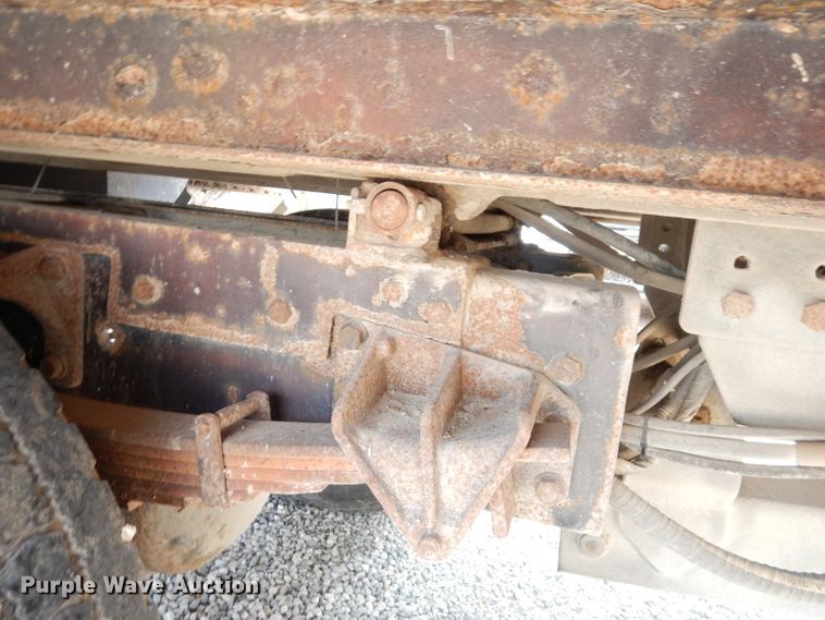 image for item DG0733 2005 International 4300  rollback truck