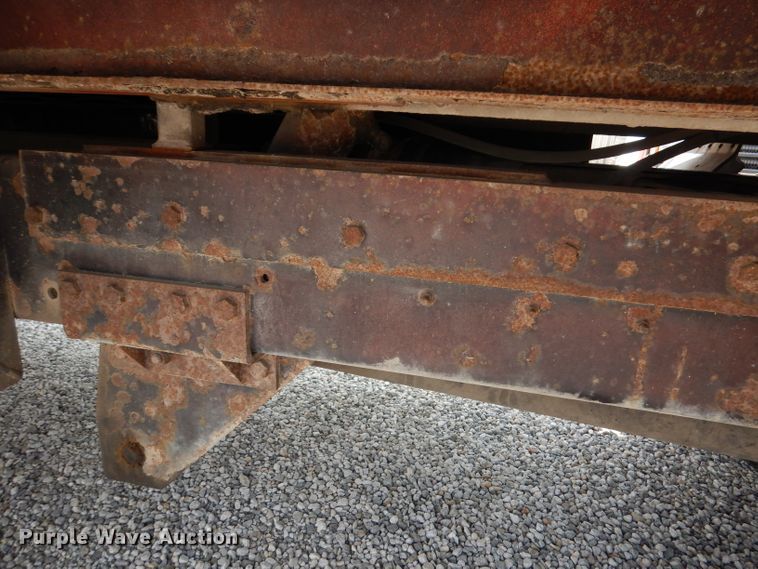 image for item DG0733 2005 International 4300  rollback truck