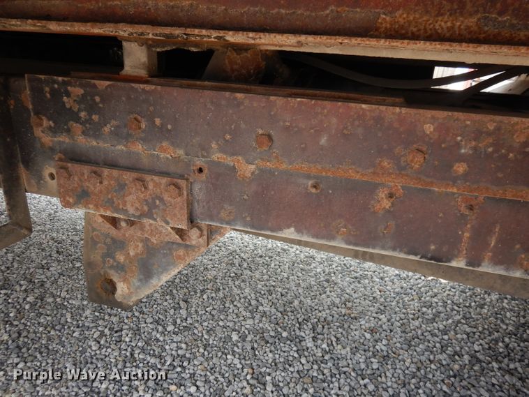 image for item DG0733 2005 International 4300  rollback truck