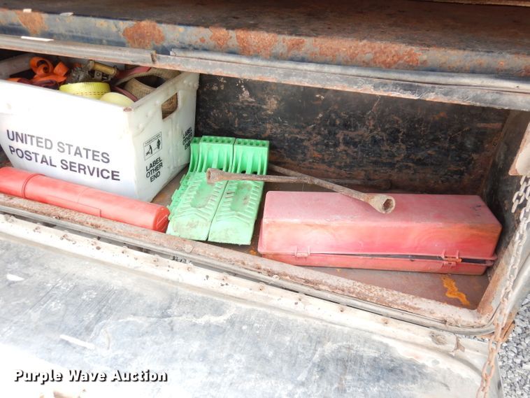 image for item DG0733 2005 International 4300  rollback truck