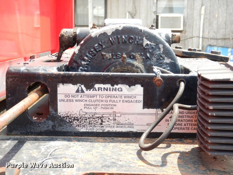 image for item DG0733 2005 International 4300  rollback truck