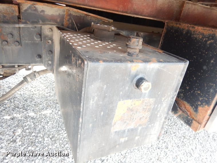 image for item DG0733 2005 International 4300  rollback truck