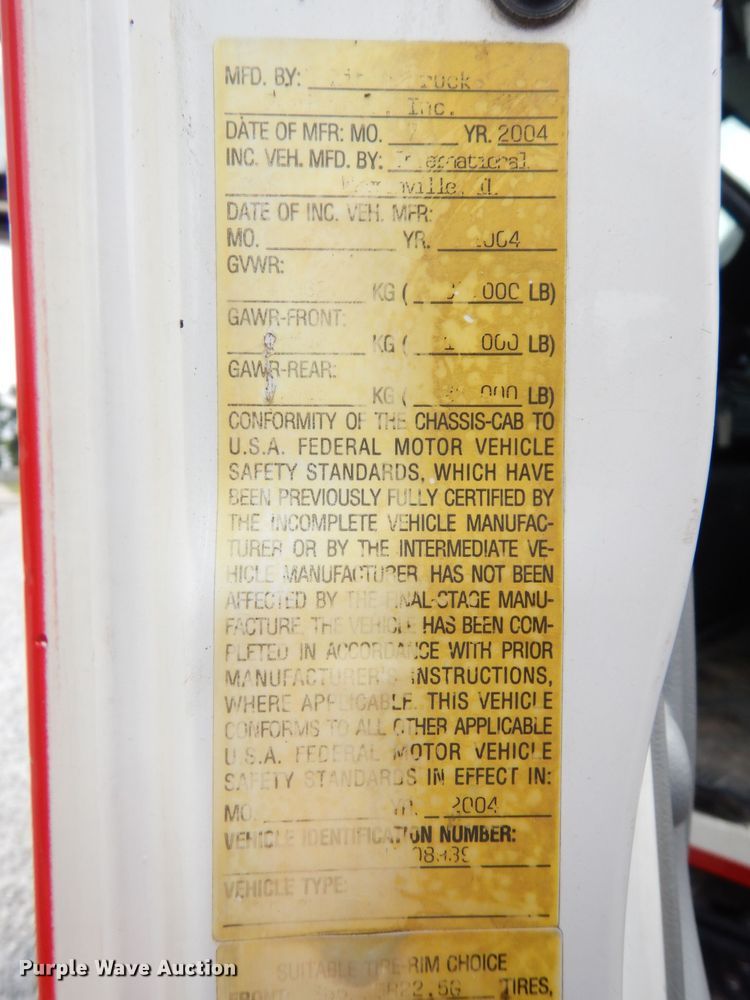 image for item DG0733 2005 International 4300  rollback truck