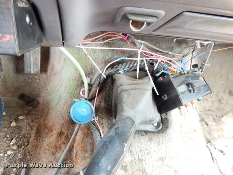 image for item DG0734 1994 Ford F450 Super Duty XLT  rollback truck