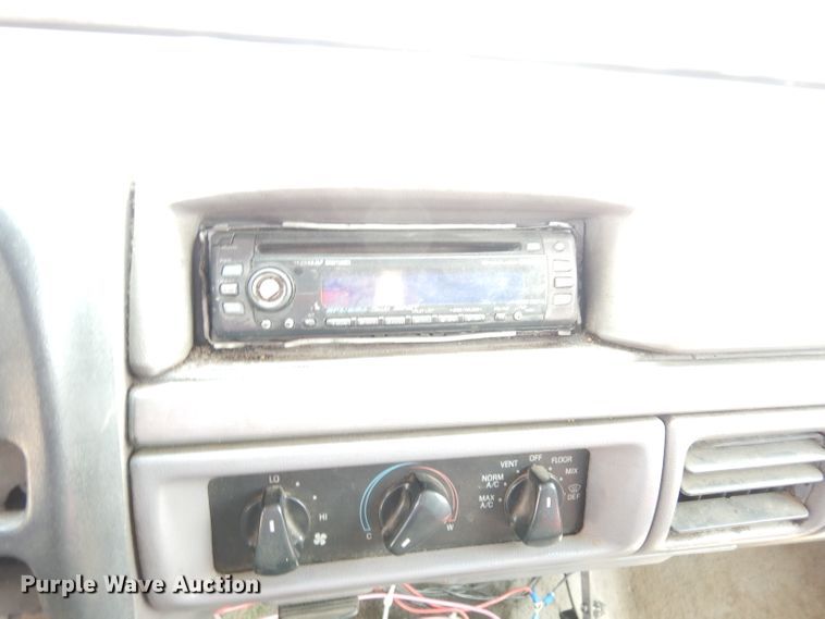 image for item DG0734 1994 Ford F450 Super Duty XLT  rollback truck