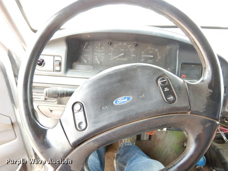 image for item DG0734 1994 Ford F450 Super Duty XLT  rollback truck