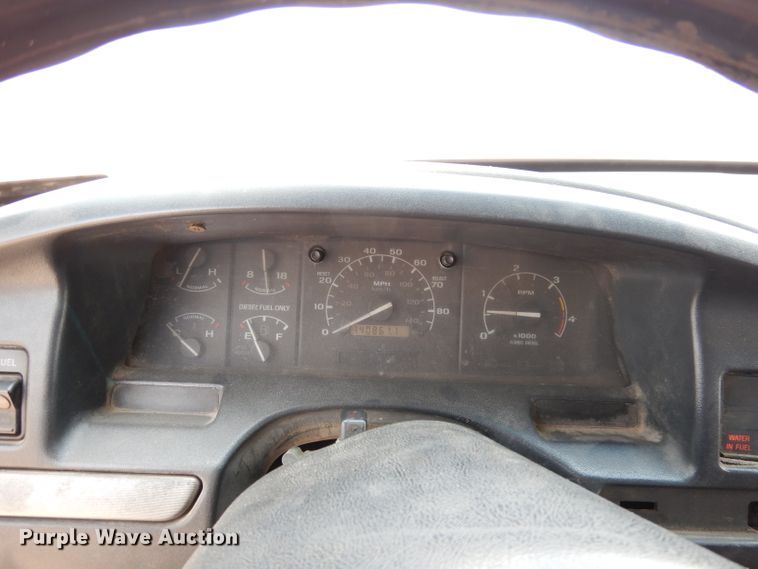 image for item DG0734 1994 Ford F450 Super Duty XLT  rollback truck