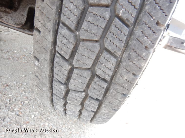 image for item DG0734 1994 Ford F450 Super Duty XLT  rollback truck