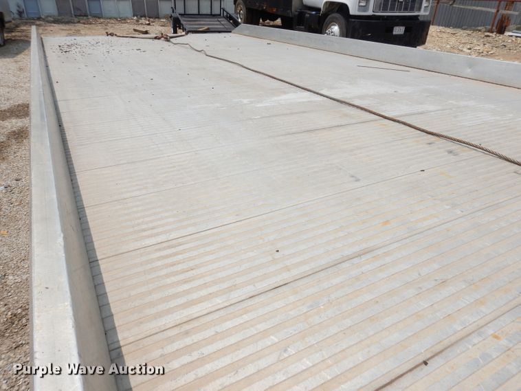 image for item DG0734 1994 Ford F450 Super Duty XLT  rollback truck