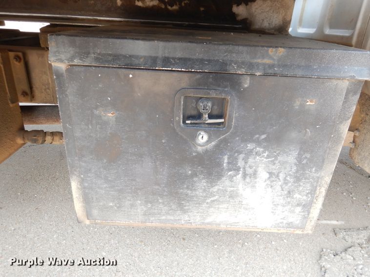 image for item DG0734 1994 Ford F450 Super Duty XLT  rollback truck