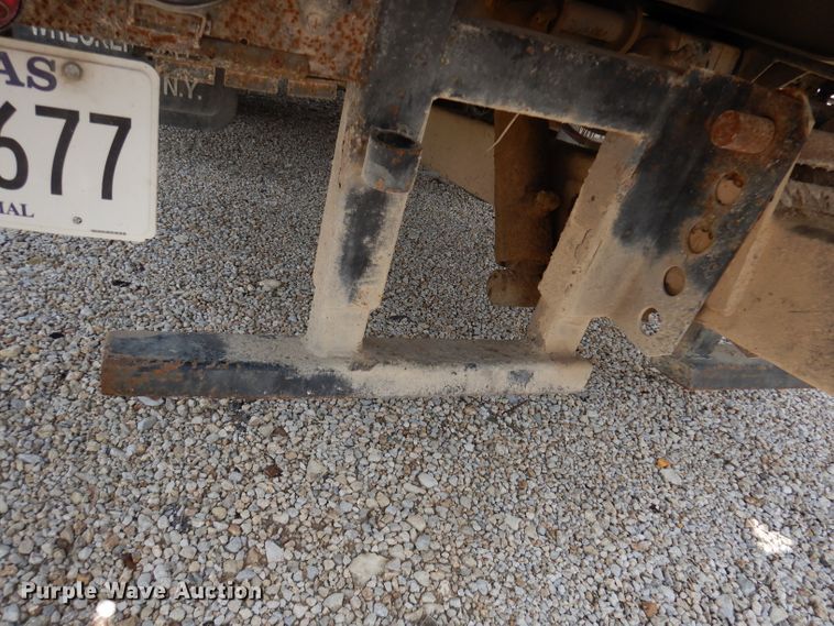 image for item DG0734 1994 Ford F450 Super Duty XLT  rollback truck