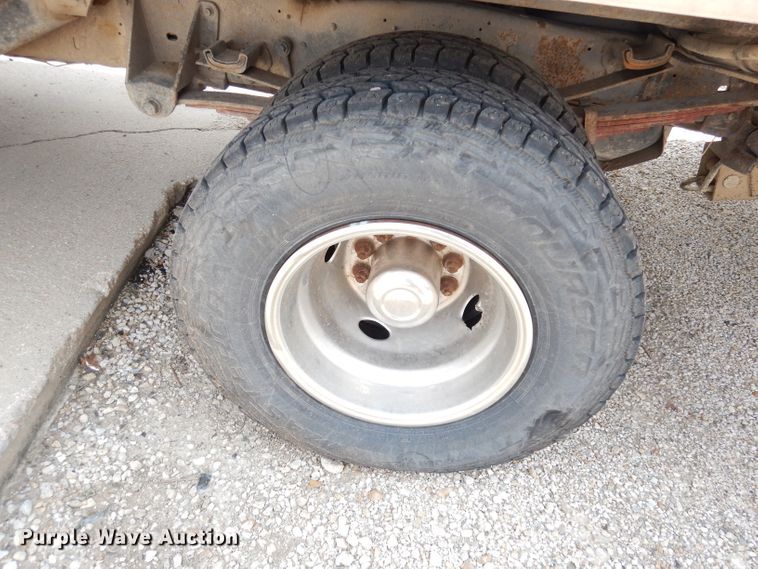 image for item DG0734 1994 Ford F450 Super Duty XLT  rollback truck