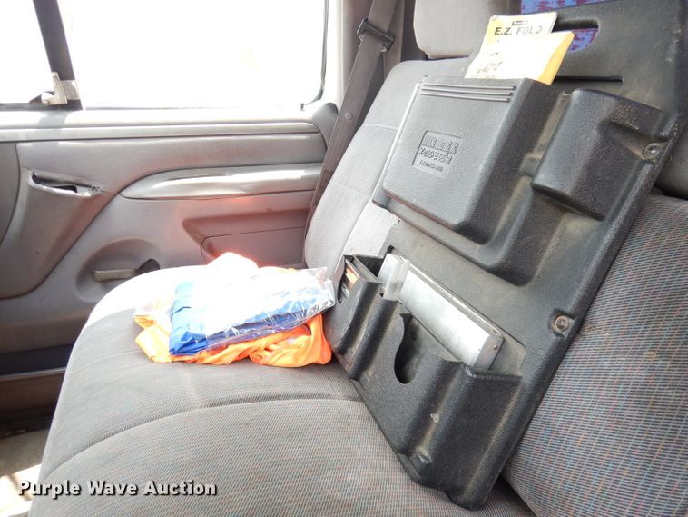 image for item DG0734 1994 Ford F450 Super Duty XLT  rollback truck