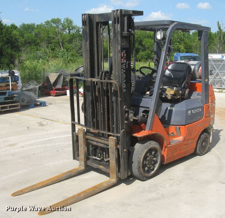 image for item DG5282 Toyota 7FGCU25  forklift