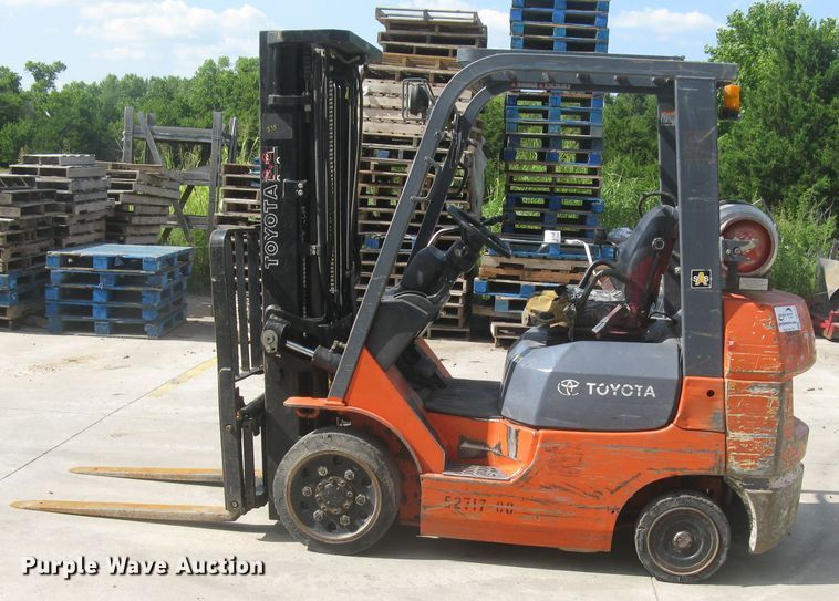 image for item DG5282 Toyota 7FGCU25  forklift