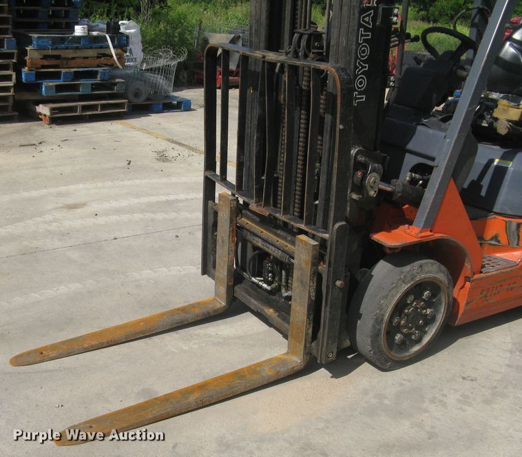 image for item DG5282 Toyota 7FGCU25  forklift