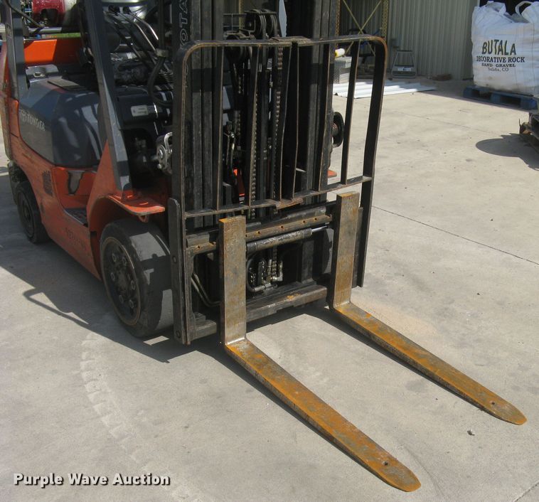 image for item DG5282 Toyota 7FGCU25  forklift
