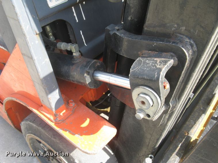 image for item DG5282 Toyota 7FGCU25  forklift