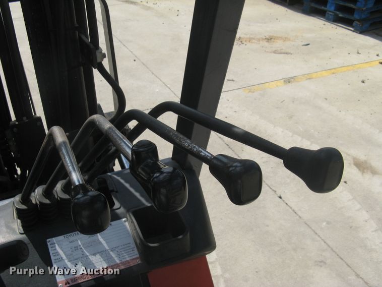 image for item DG5282 Toyota 7FGCU25  forklift