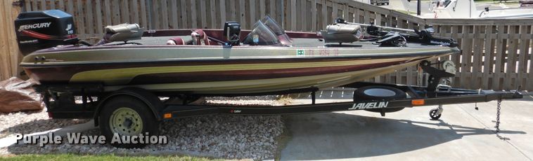 image for item DK2379 1999 Javelin Renegade 18  boat