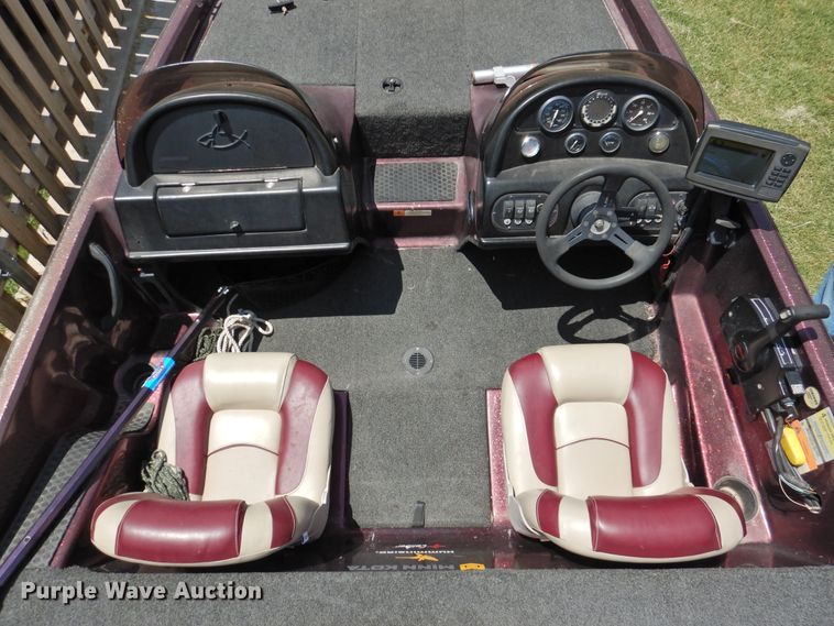 image for item DK2379 1999 Javelin Renegade 18  boat