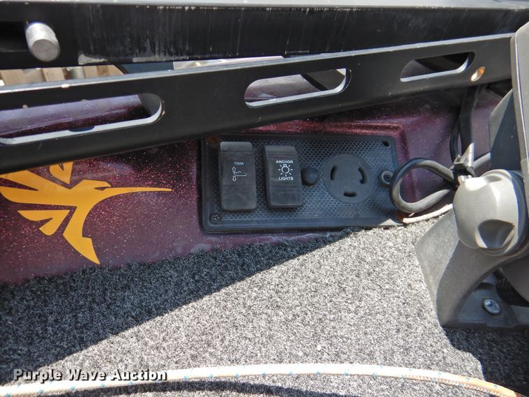 image for item DK2379 1999 Javelin Renegade 18  boat