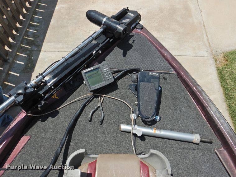 image for item DK2379 1999 Javelin Renegade 18  boat