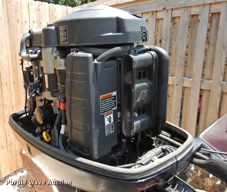 image for item DK2379 1999 Javelin Renegade 18  boat